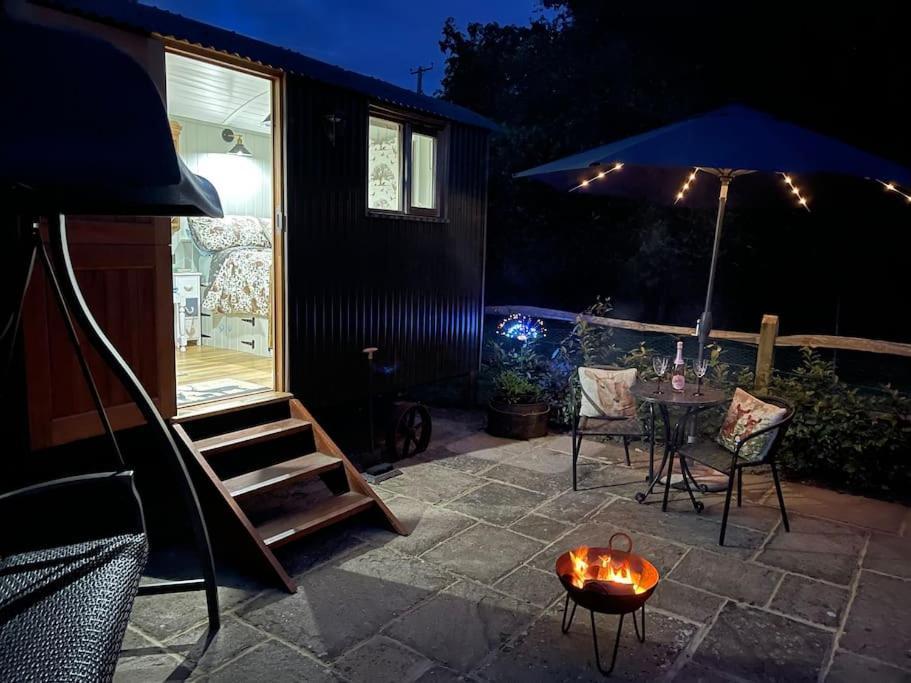 Forest View Shepherd Hut Ewhurst Exterior foto