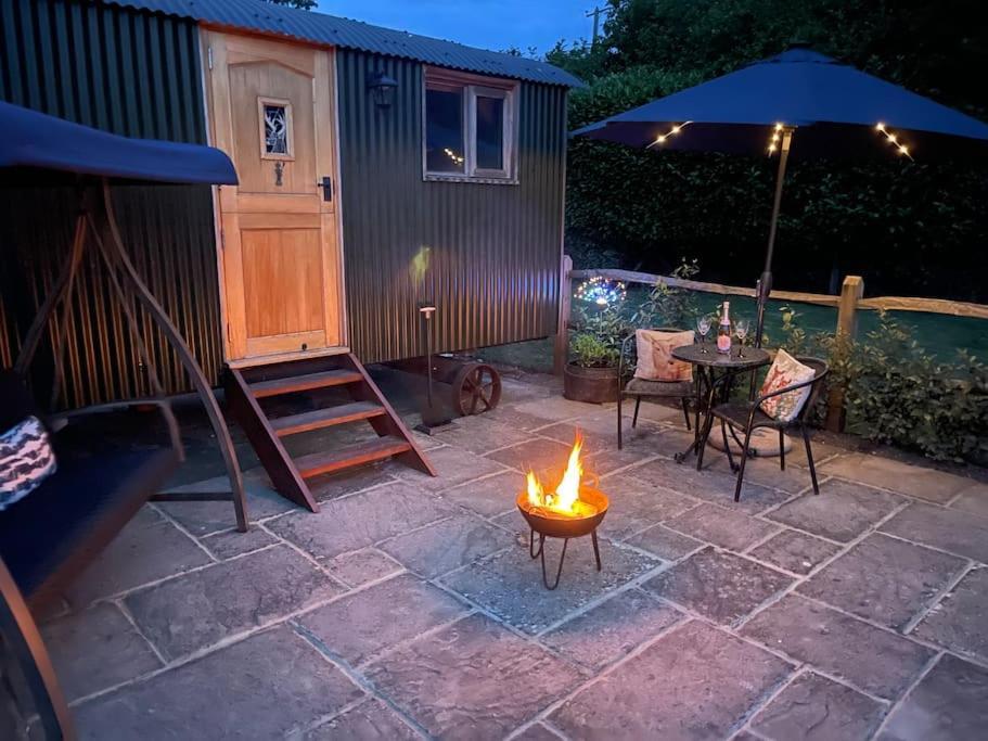 Forest View Shepherd Hut Ewhurst Exterior foto