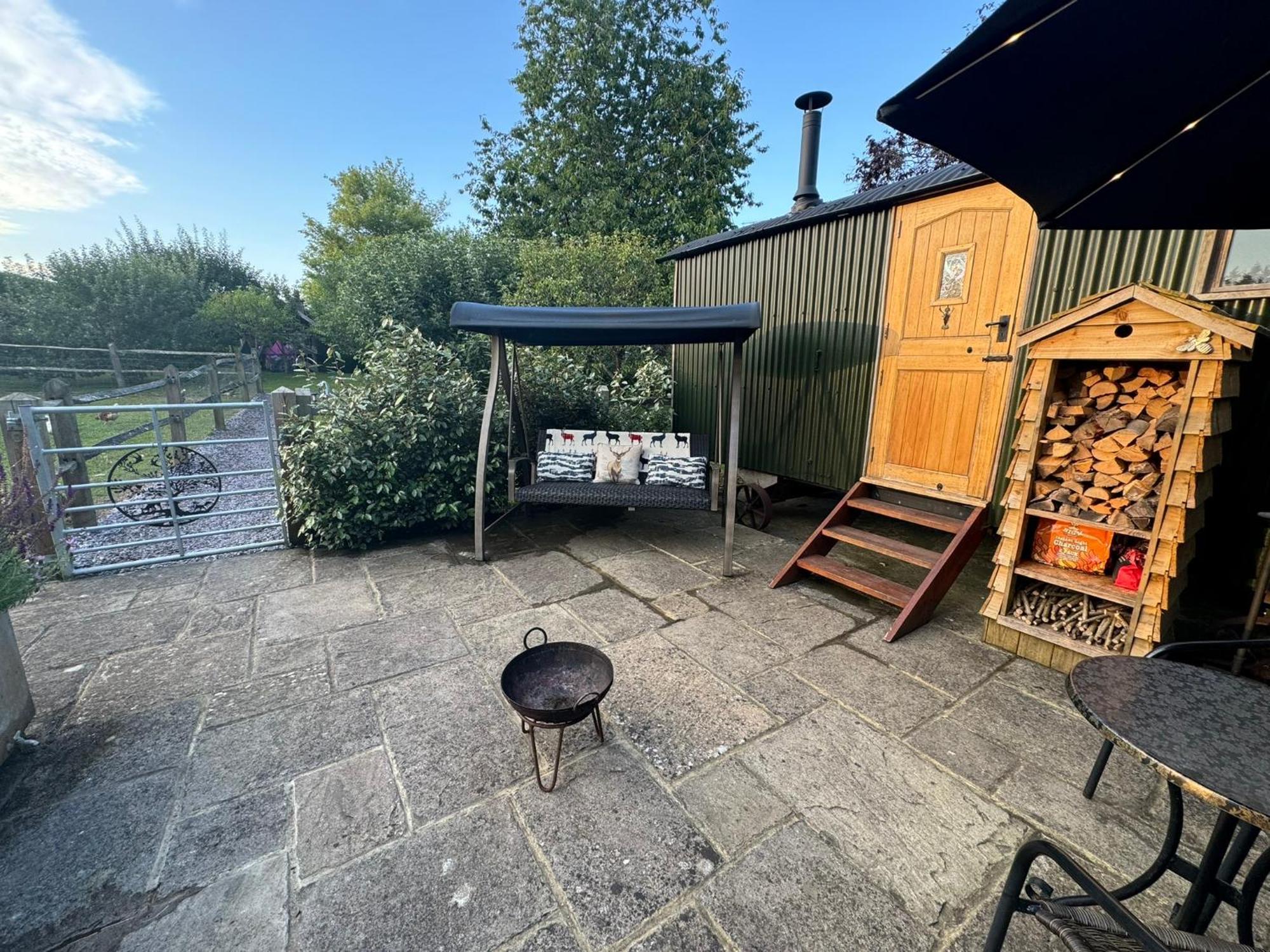 Forest View Shepherd Hut Ewhurst Exterior foto